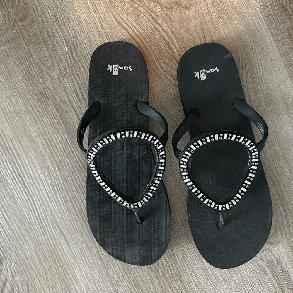 Sanuk flip flops
